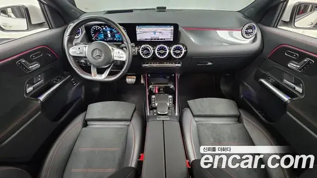 Mercedes-Benz GLA-Class 2021 — Şəkil 29/32