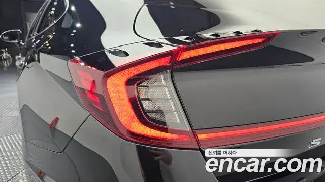 Hyundai Sonata Hybrid 2022 — Şəkil 28/33