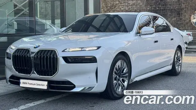 BMW 7 Series 2023 — Фото 10/20