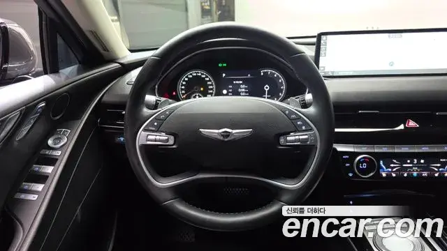 Genesis Electrified G80 2022 — Photo 13/20