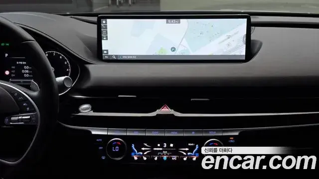 Genesis Electrified G80 2022 — Photo 14/20