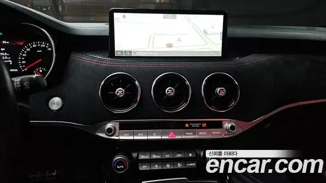 Kia Stinger 2021 — Photo 17/20
