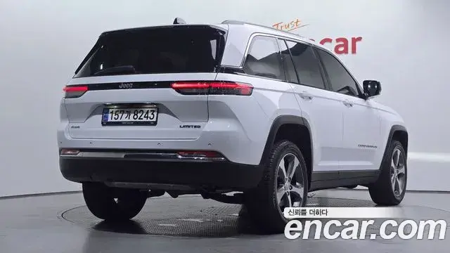 Jeep Grand Cherokee 2023 — Photo 2/20