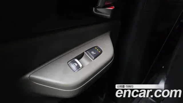 Kia Carnival 2024 — Фото 19/20