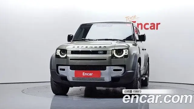 Land Rover Defender 2022 — Фото 3/20