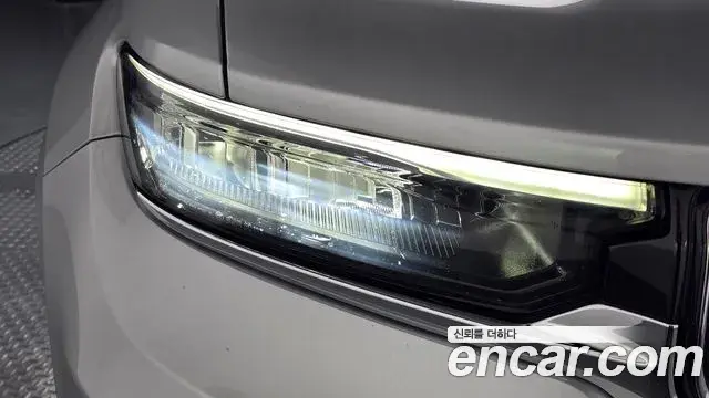 Jeep Grand Cherokee 2021 — Şəkil 23/32