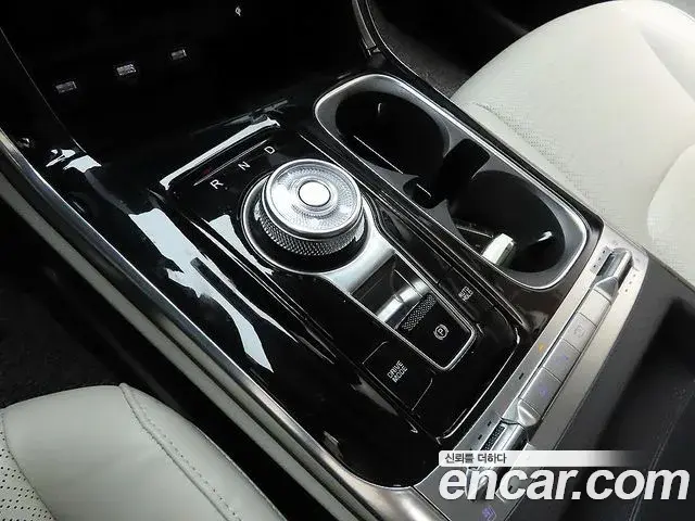 Kia Carnival 2022 — Şəkil 8/20
