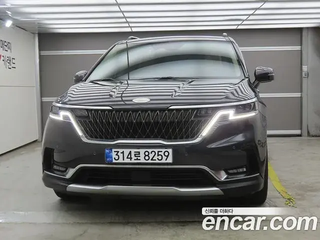 Kia Carnival 2021 — Photo 1/20