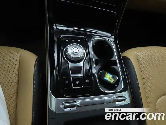 Kia Carnival 2021 — Photo 10/20