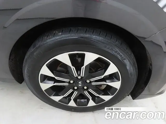 Kia Carnival 2021 — Photo 19/20