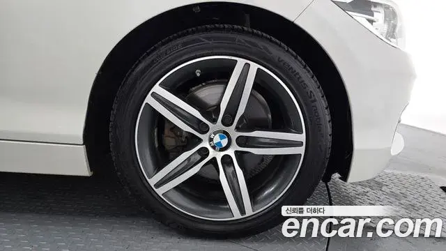 BMW 1 Series 2018 — Photo 1/31