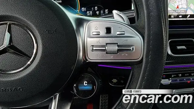 Mercedes-Benz GLE-Class 2021 — Photo 16/20