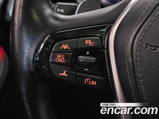 BMW 5 Series 2018 — Фото 11/20