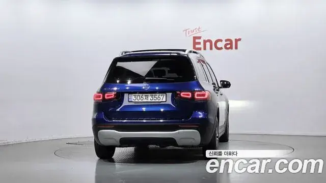 Mercedes-Benz GLB-Class 2021 — Şəkil 4/20