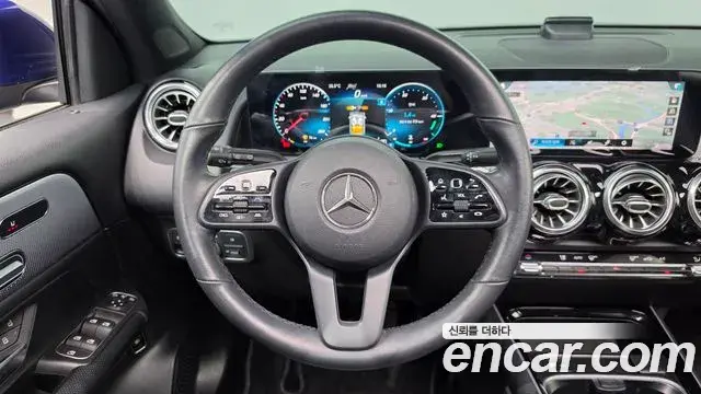 Mercedes-Benz GLB-Class 2021 — Şəkil 13/20