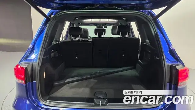 Mercedes-Benz GLB-Class 2021 — Şəkil 18/20