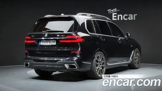 BMW X7 2023 — Photo 2/20