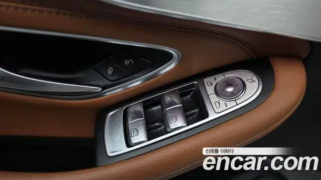 Mercedes-Benz C-Class 2019 — Фото 20/20