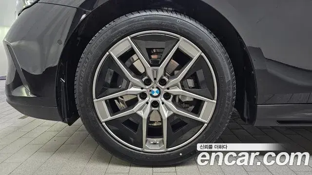 BMW 5 Series 2025 — Şəkil 26/32
