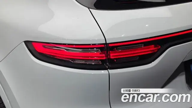 Porsche Cayenne 2019 — Photo 28/37