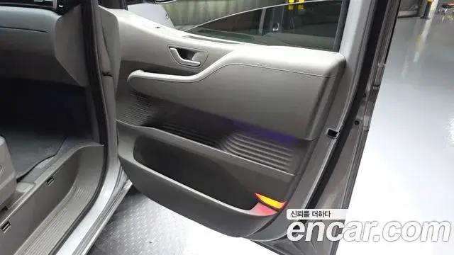 Hyundai Staria 2021 — Photo 16/33