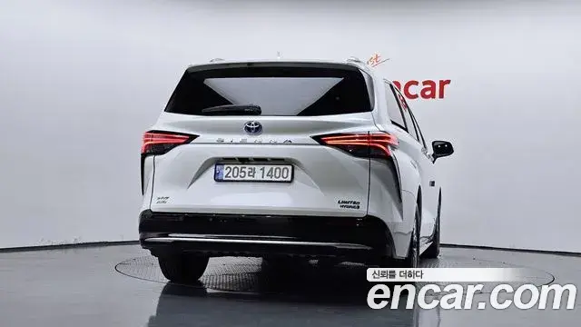 Toyota Sienna 2021 — Photo 4/20