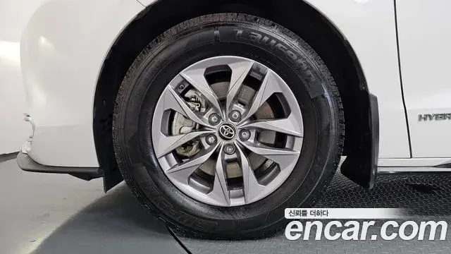 Toyota Sienna 2021 — Photo 5/20
