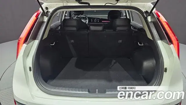 Kia Niro 2022 — Фото 20/20