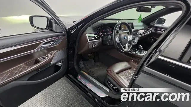 BMW 7 Series 2022 — Photo 10/20