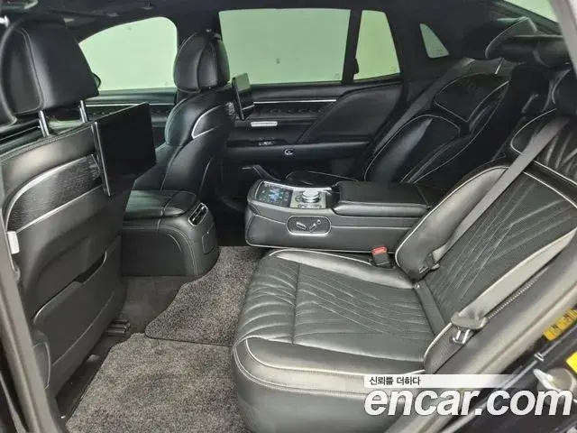 Genesis G90 2022 — ფოტო 17/18