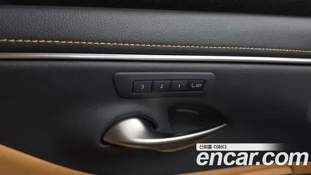 Lexus ES300h 2022 — Photo 35/37