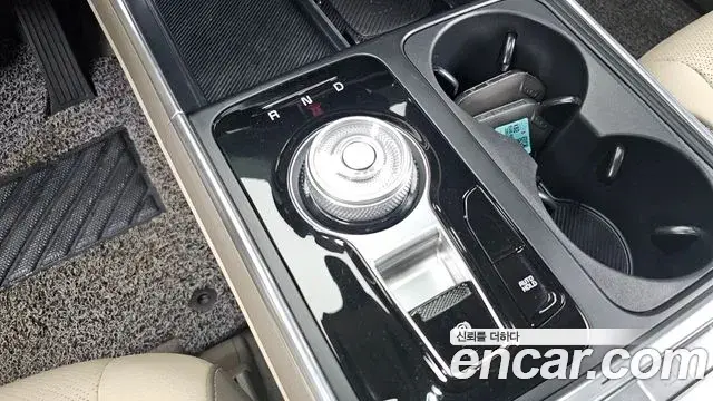 Kia Carnival 2025 — Şəkil 9/20