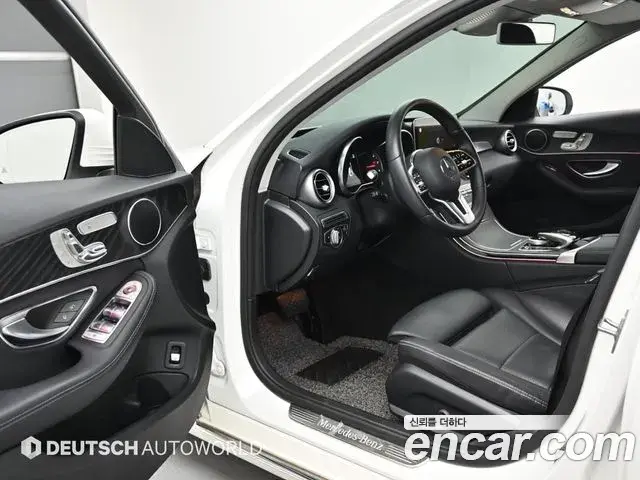 Mercedes-Benz C-Class 2019 — ფოტო 4/20