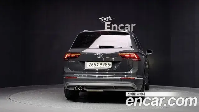 Volkswagen Tiguan 2019 — Photo 4/33