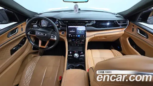 Jeep Grand Cherokee 2022 — Photo 15/39