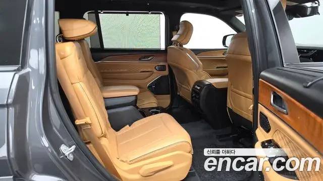 Jeep Grand Cherokee 2022 — Photo 34/39