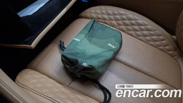Jeep Grand Cherokee 2022 — Photo 39/39
