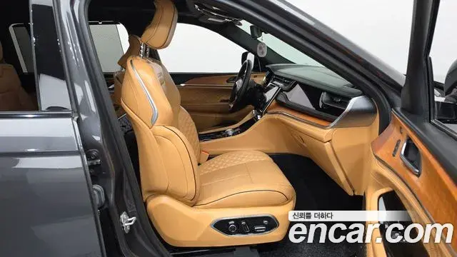 Jeep Grand Cherokee 2022 — Photo 19/39