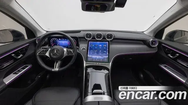 Mercedes-Benz GLC-Class 2023 — Photo 9/19