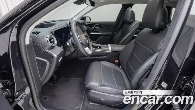 Mercedes-Benz GLC-Class 2023 — Photo 8/19
