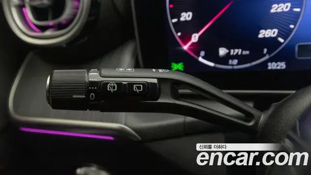 Mercedes-Benz GLC-Class 2023 — Photo 16/19
