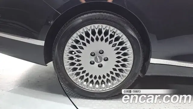 Genesis Electrified G80 2020 — Photo 5/20