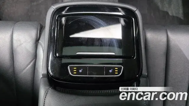 Genesis Electrified G80 2020 — Photo 16/20