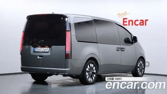 Hyundai Staria 2022 — Фото 2/20