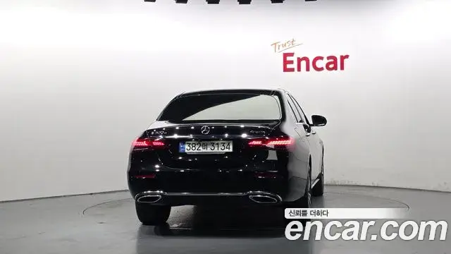 Mercedes-Benz E-Class 2021 — Фото 4/20