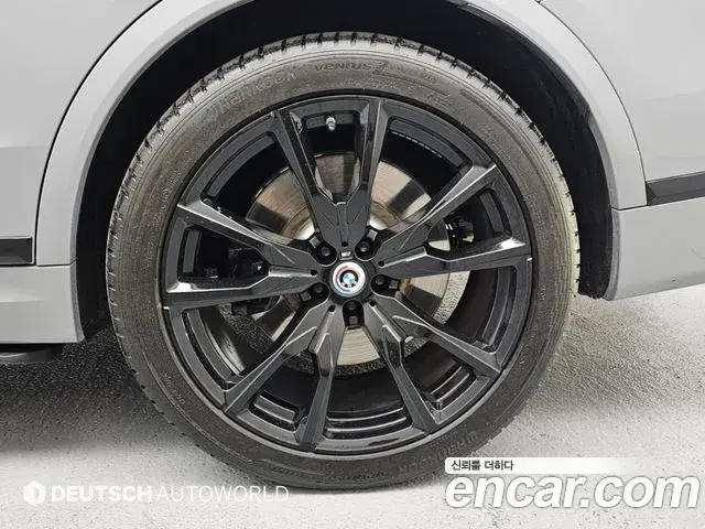 BMW X7 2022 — Фото 4/20