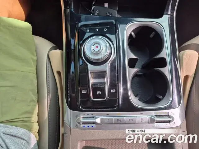 Kia Carnival 2021 — Фото 8/20