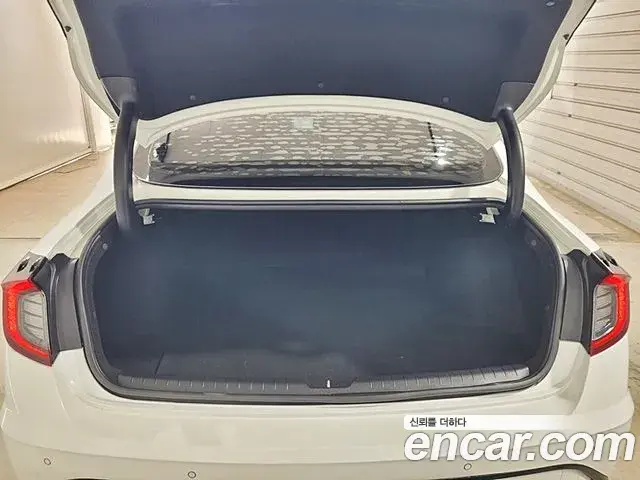 Hyundai Sonata 2021 — Фото 18/20