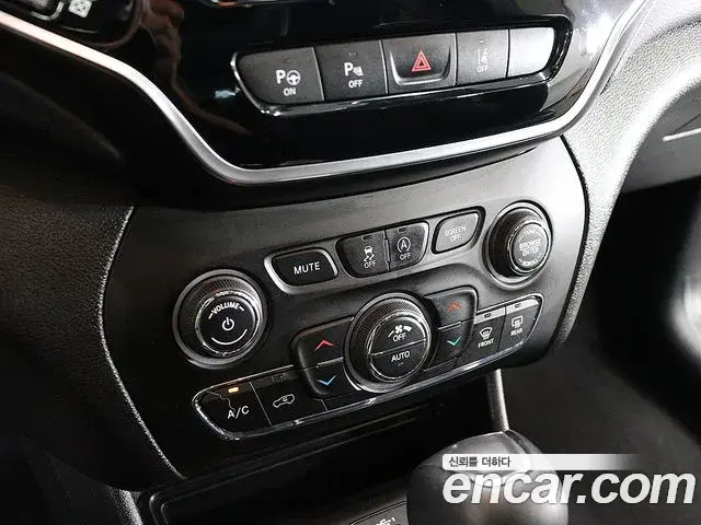 Jeep Cherokee 2020 — Фото 7/20