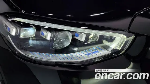 Mercedes-Benz S-Class 2025 — Photo 10/34